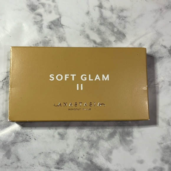 Anastasia Beverly Hills Soft Glam II Mini Palette - Picture 2 of 7